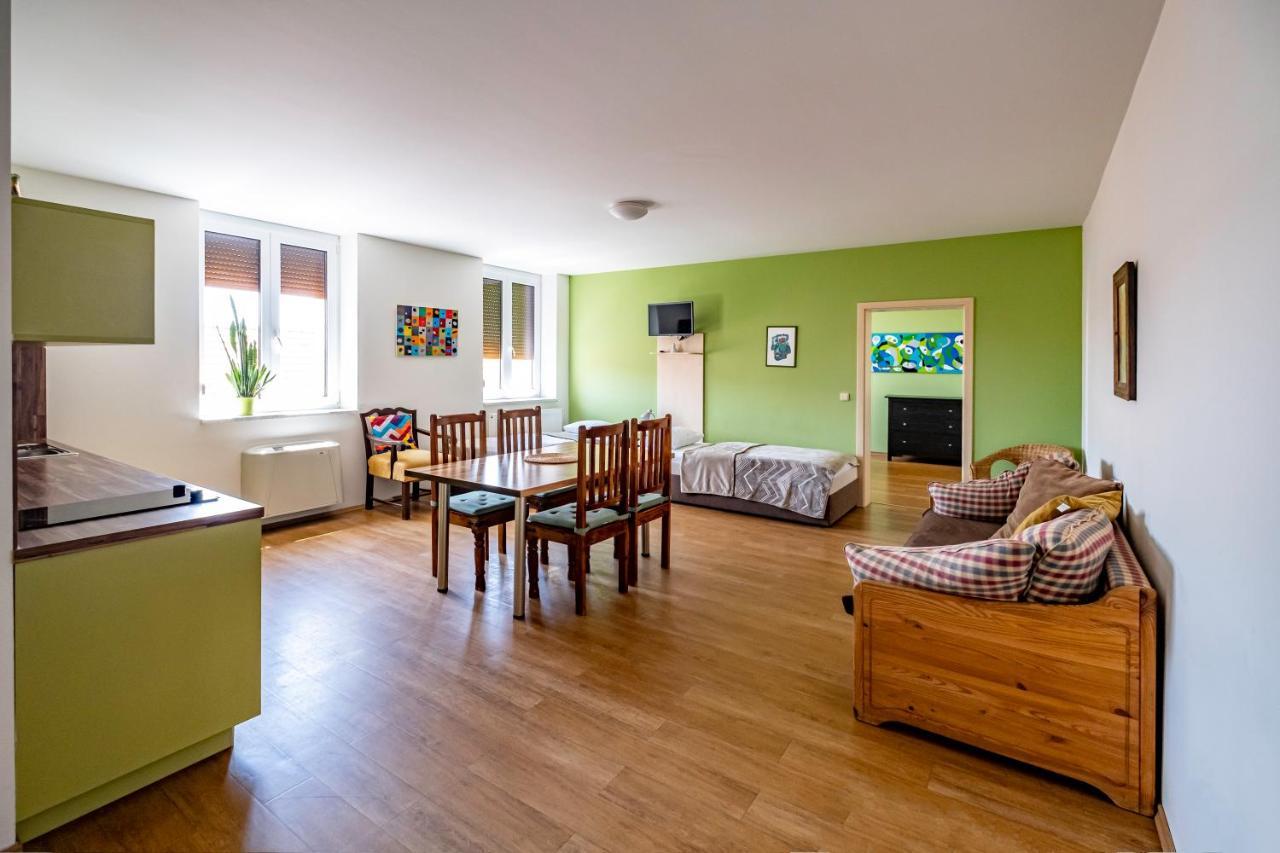 Apartmány Gulliver Mikulov Exterior foto