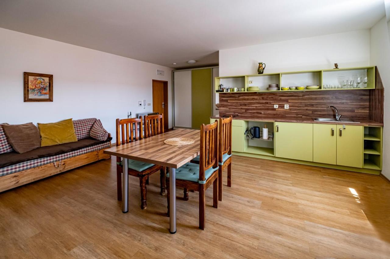Apartmány Gulliver Mikulov Exterior foto